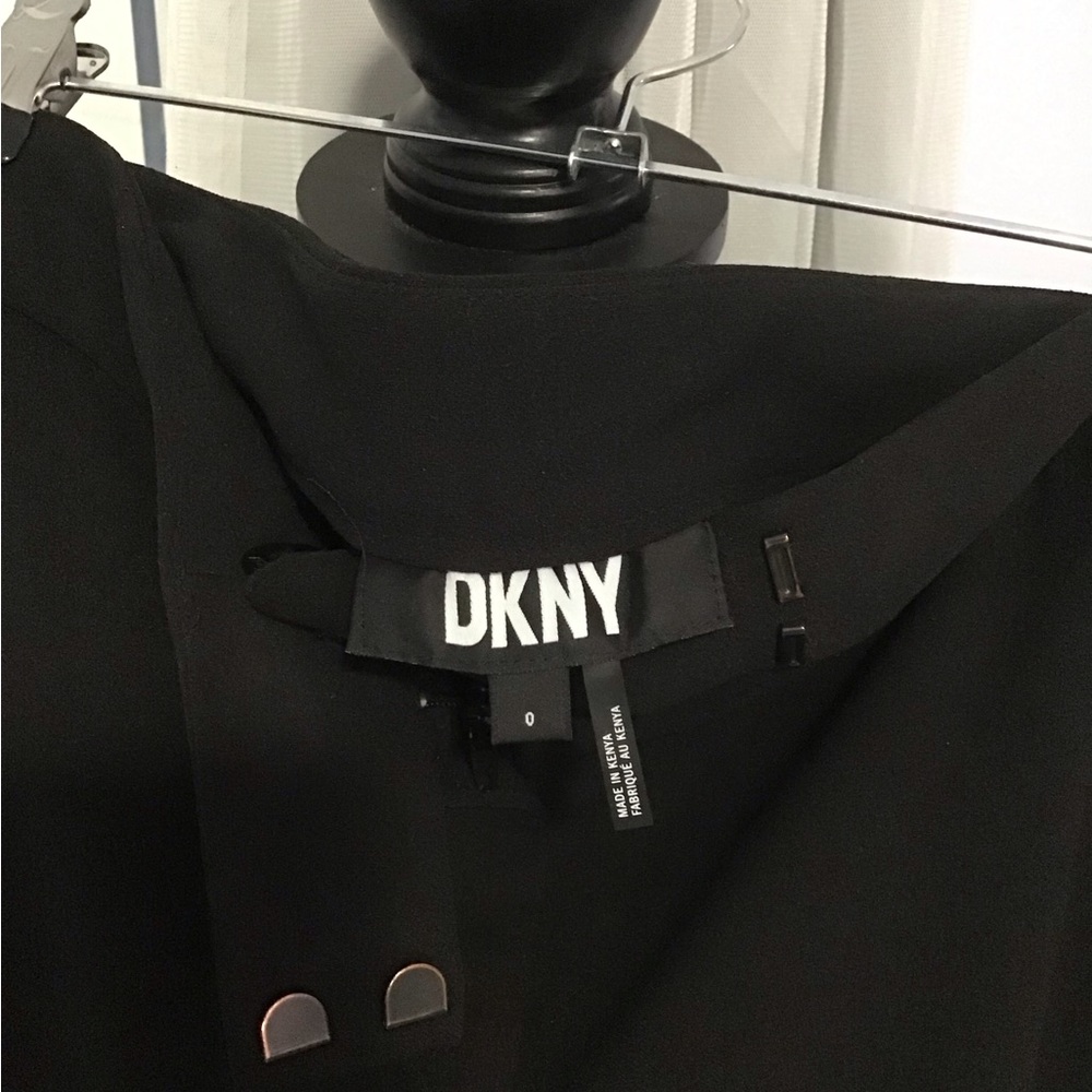 DKNY Black Ankle Length Pants | Sleek & Modern | Size 0
